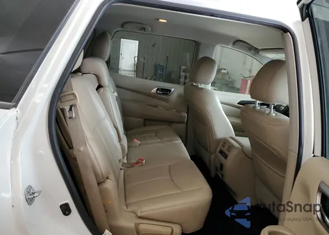 2016 Nissan Pathfinder S z USA, uszkodzony, nr VIN 5N1AR2MN9GC605098